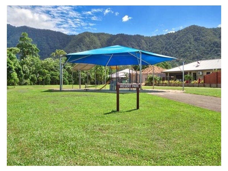 3 AINSCOW DRIVE, Bentley Park QLD 4869