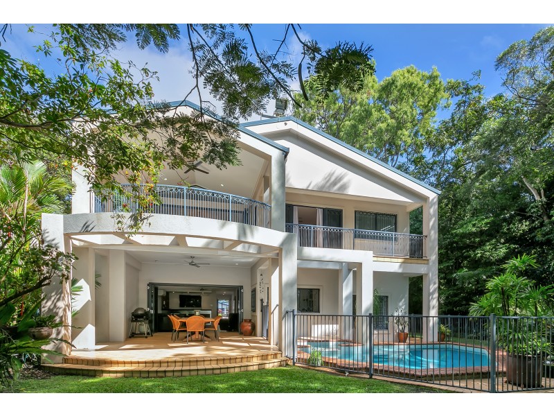 42 POINSETTIA STREET, Holloways Beach QLD 4878