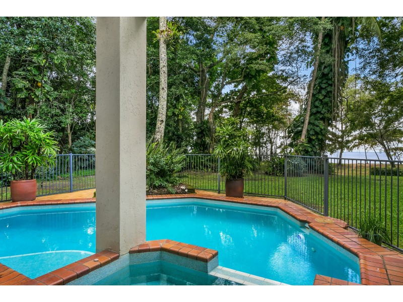 42 POINSETTIA STREET, Holloways Beach QLD 4878