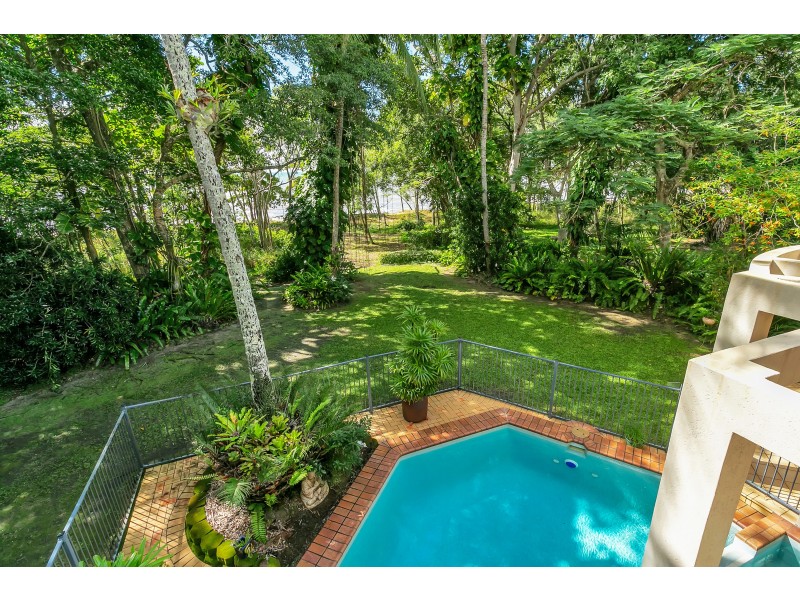 42 POINSETTIA STREET, Holloways Beach QLD 4878