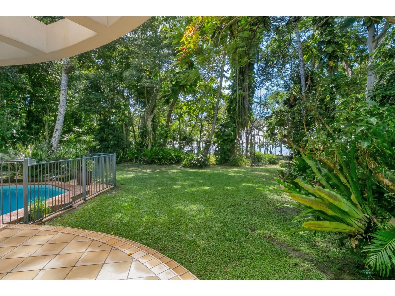42 POINSETTIA STREET, Holloways Beach QLD 4878