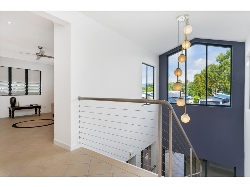 42 POINSETTIA STREET, Holloways Beach QLD 4878