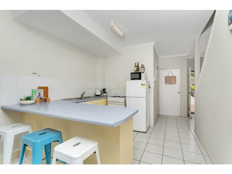 8/531 Varley Street, Yorkeys Knob QLD 4878