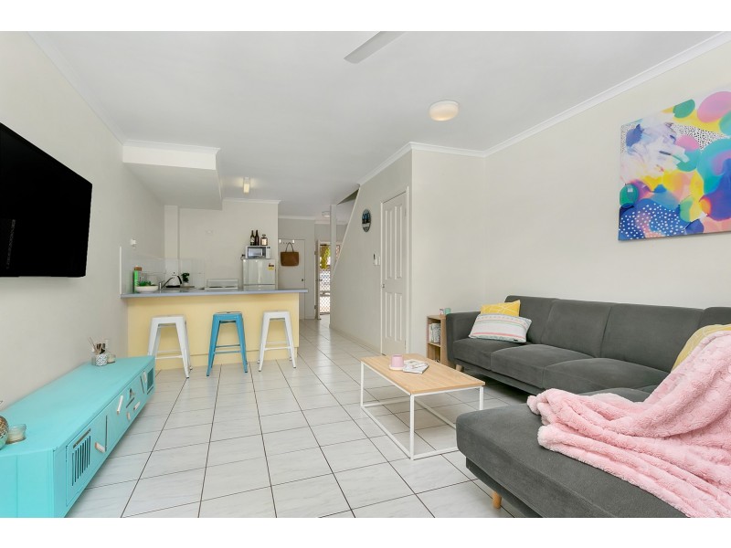 8/531 Varley Street, Yorkeys Knob QLD 4878