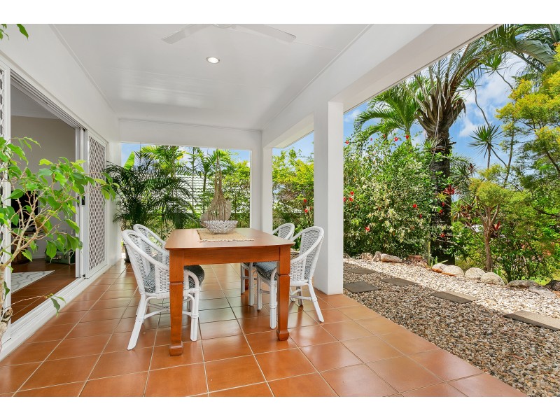 25 Cambanora Place (City View), Mooroobool QLD 4870