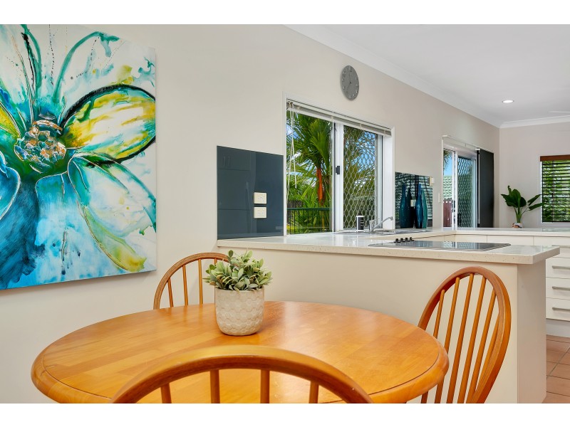 25 Cambanora Place (City View), Mooroobool QLD 4870
