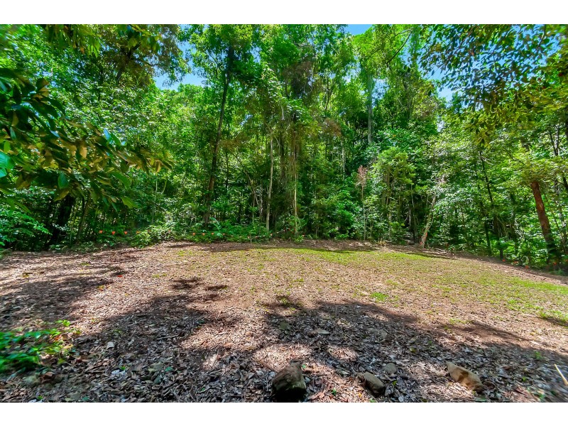 15 Stapleton Close, Redlynch QLD 4870