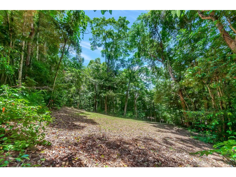 15 Stapleton Close, Redlynch QLD 4870