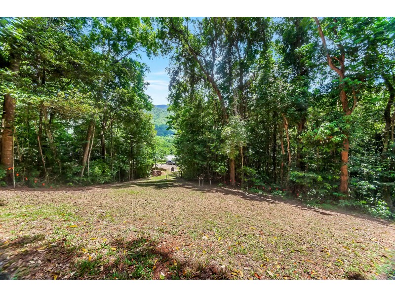 15 Stapleton Close, Redlynch QLD 4870