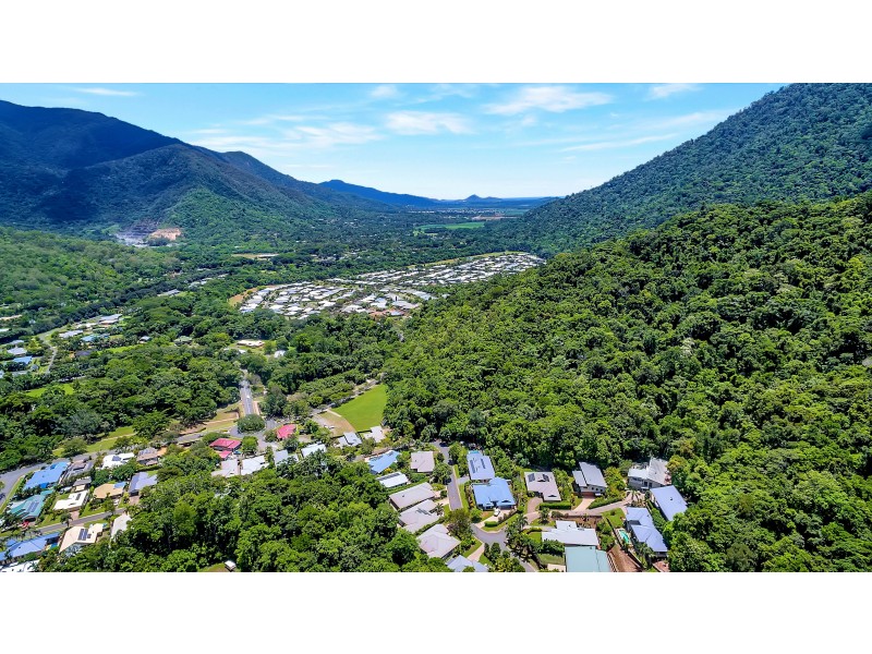 15 Stapleton Close, Redlynch QLD 4870