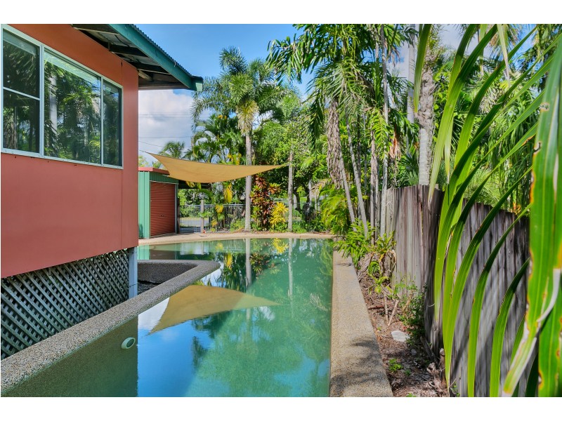 22 Poinsettia Street, Holloways Beach QLD 4878