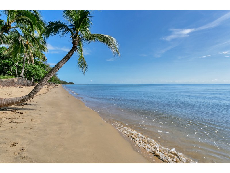 22 Poinsettia Street, Holloways Beach QLD 4878