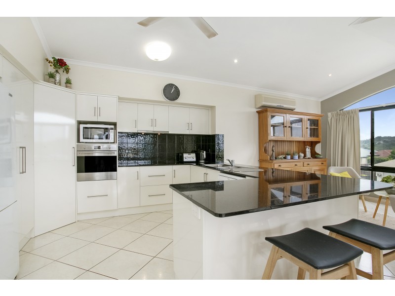 11 Yellowfin Close, Kanimbla QLD 4870