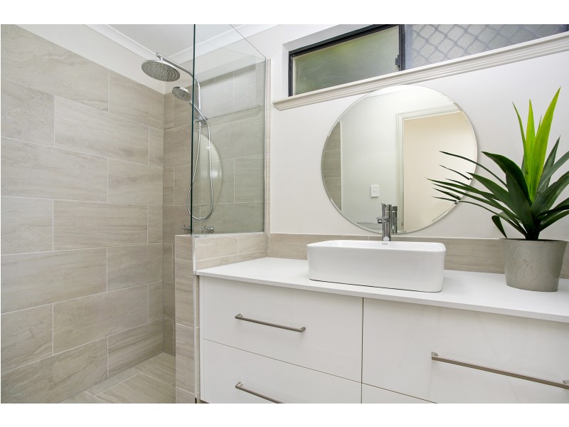 11 Yellowfin Close, Kanimbla QLD 4870