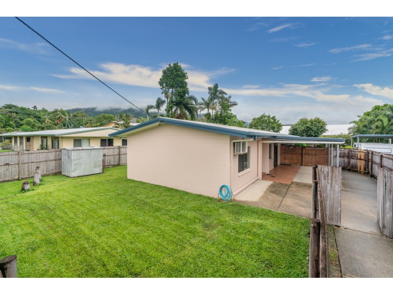 1/16 Smart Street, Mooroobool QLD 4870