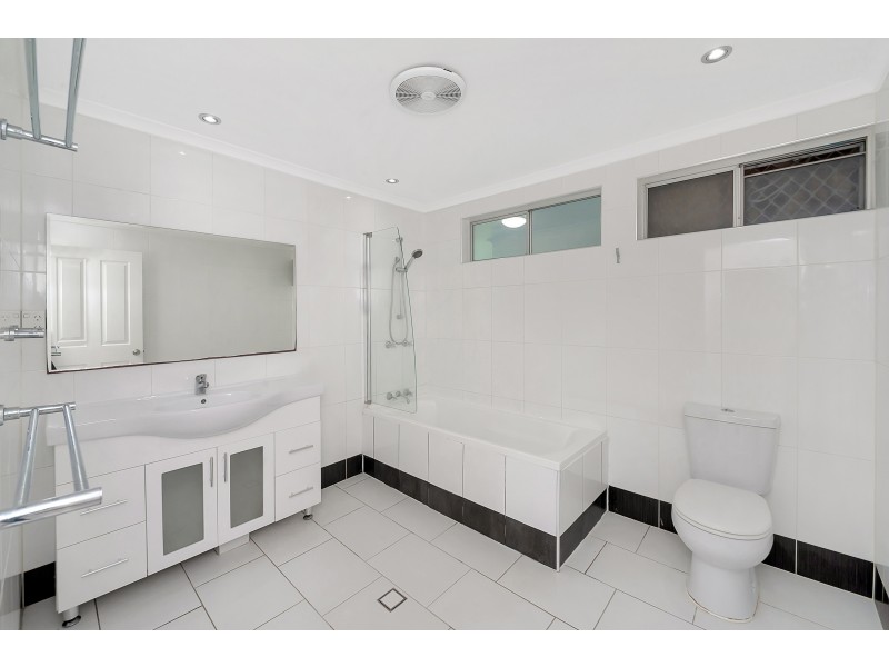 29 Mulligan Street, Manoora QLD 4870