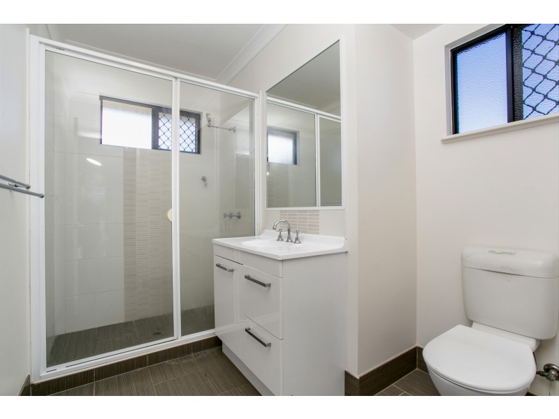 24 Starr Close, Bentley Park QLD 4869