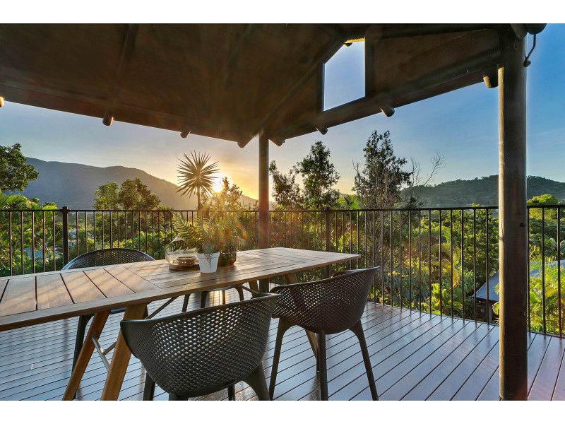 14 Mist Green Close, Brinsmead QLD 4870