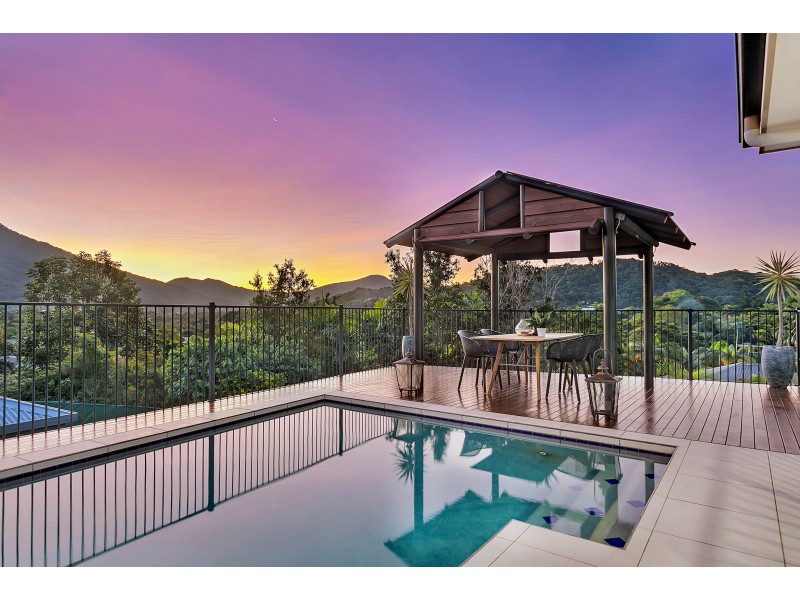 14 Mist Green Close, Brinsmead QLD 4870