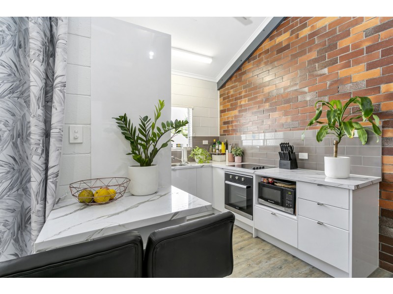 6/6 Crathern Close, Edge Hill QLD 4870