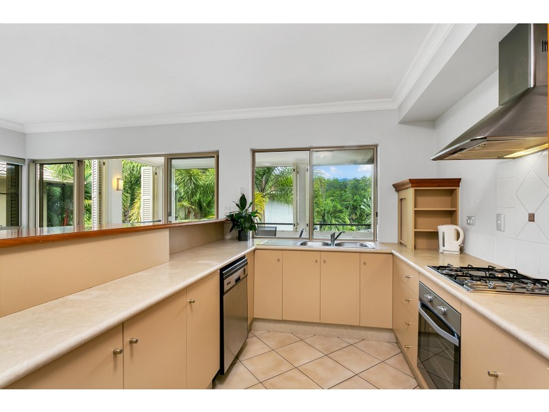 715/2 Greenslopes Street, Cairns North QLD 4870