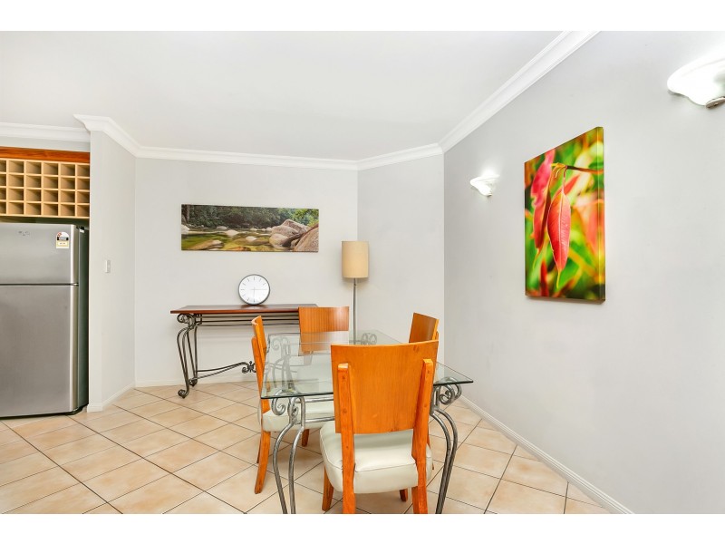 715/2 Greenslopes Street, Cairns North QLD 4870