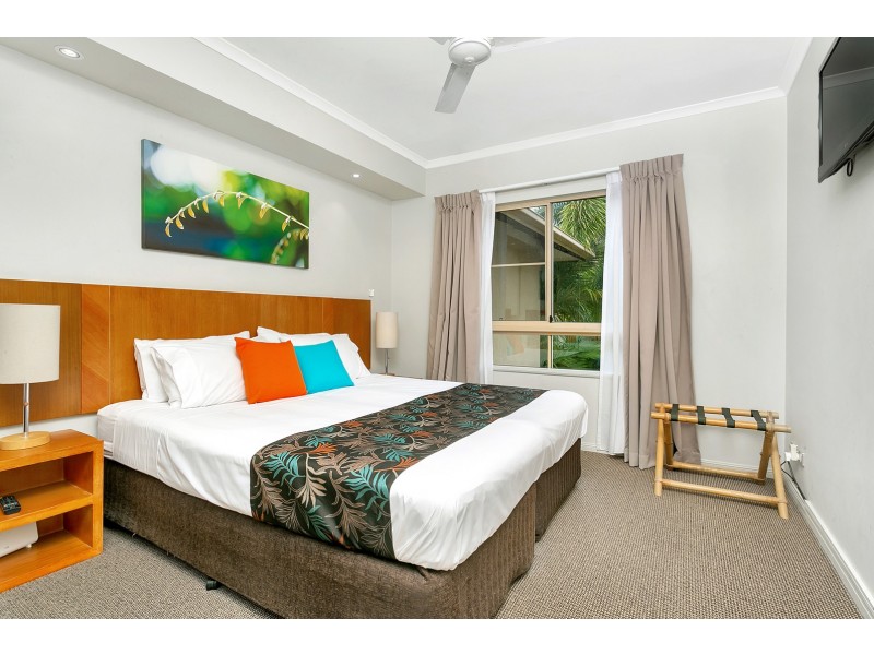 715/2 Greenslopes Street, Cairns North QLD 4870
