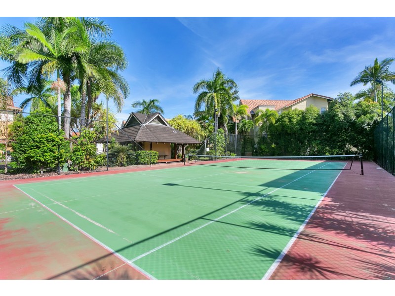 715/2 Greenslopes Street, Cairns North QLD 4870