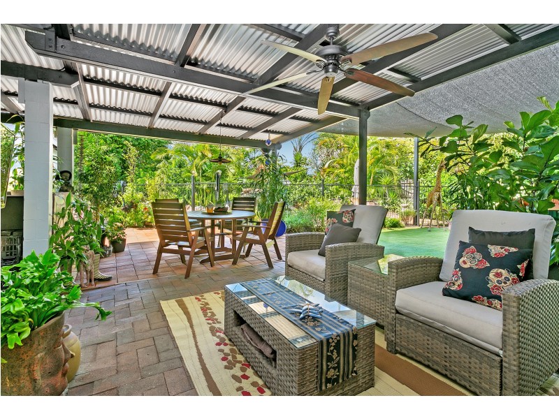 10 Mimosa Street, Holloways Beach QLD 4878