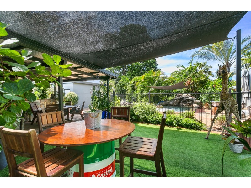 10 Mimosa Street, Holloways Beach QLD 4878
