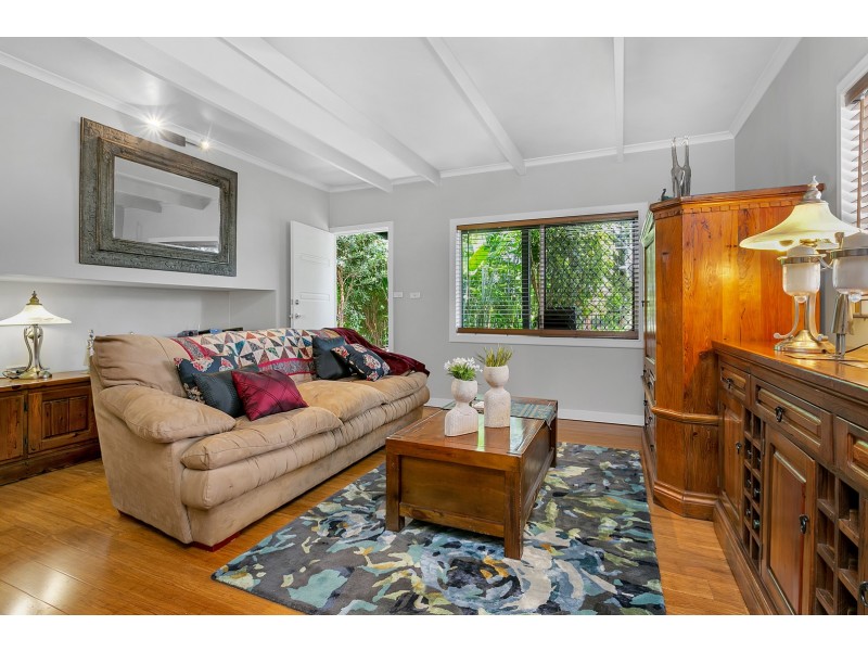 10 Mimosa Street, Holloways Beach QLD 4878