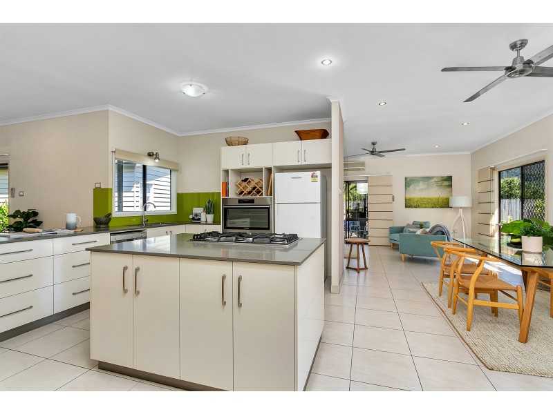 8 Sandpiper Court, Bayview Heights QLD 4868