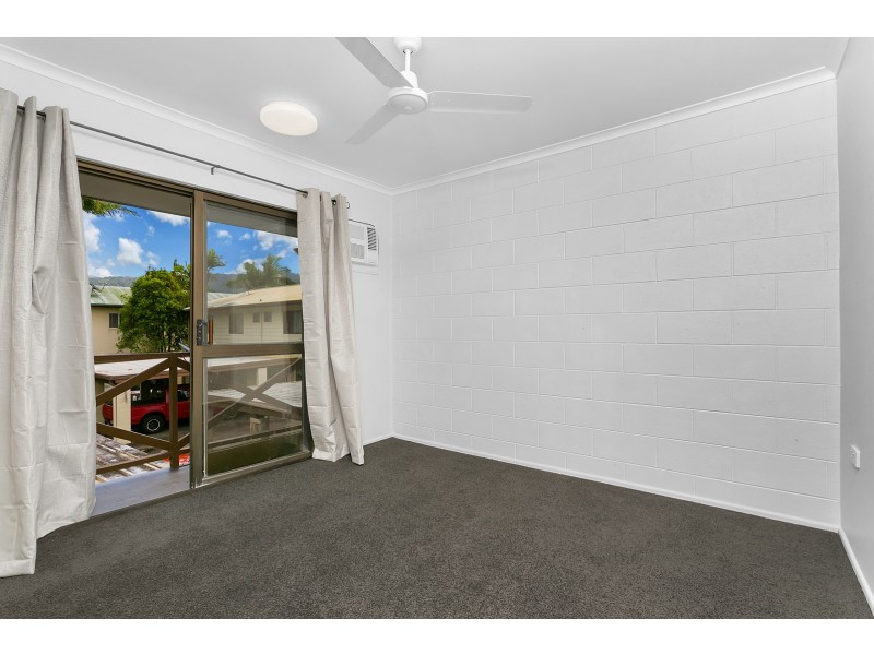 8/17 Sandown Close, Woree QLD 4868