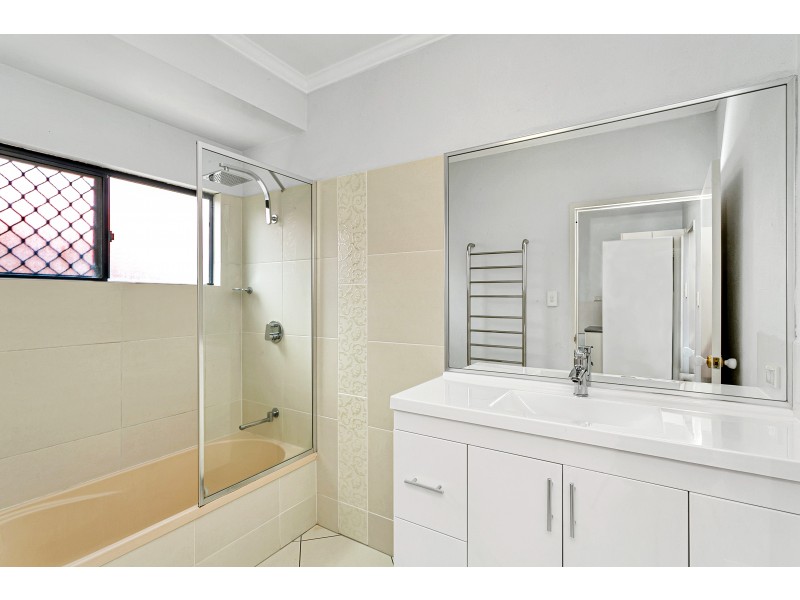 15 Sophie Close, Brinsmead QLD 4870