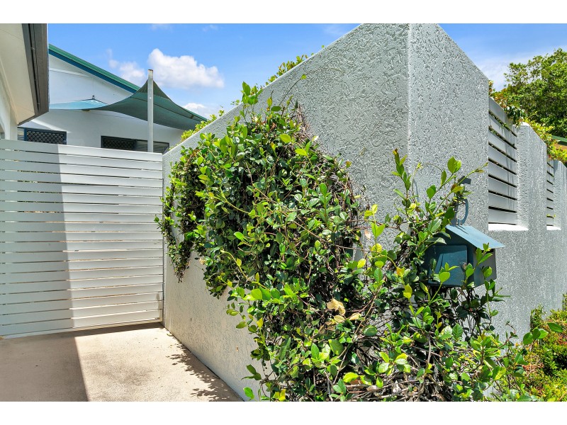 15 Sophie Close, Brinsmead QLD 4870