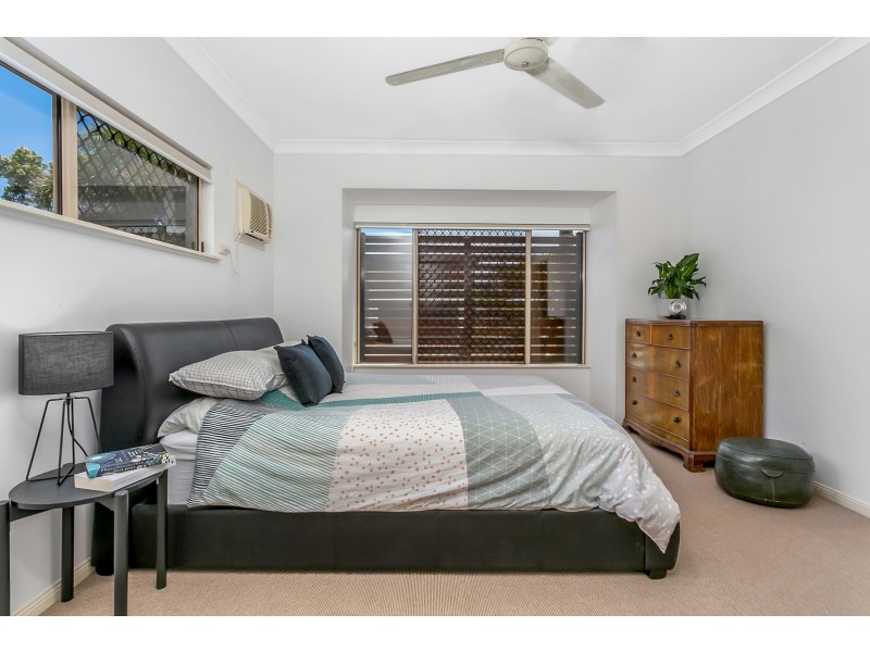 5 Kurrimine Close, Kewarra Beach QLD 4879