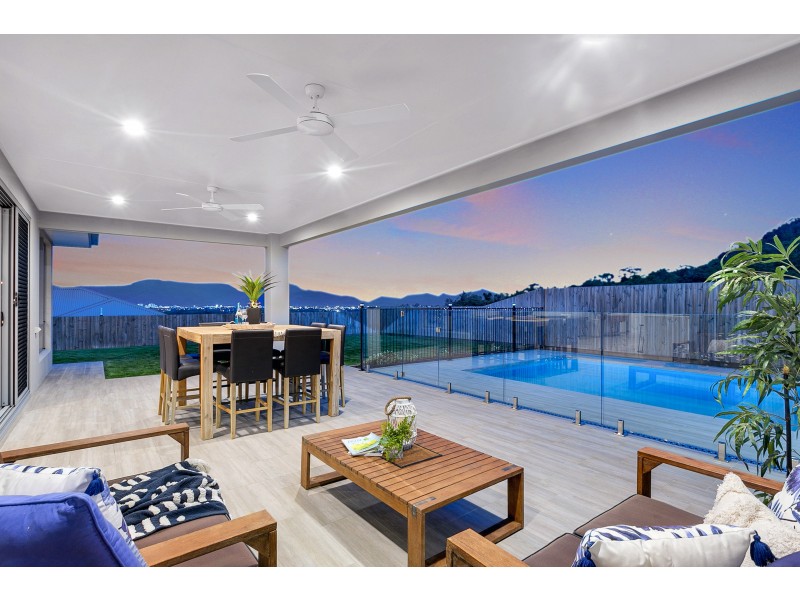 25 Luderick Street, Kanimbla QLD 4870