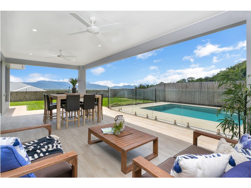 25 Luderick Street, Kanimbla QLD 4870