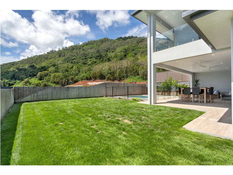 25 Luderick Street, Kanimbla QLD 4870