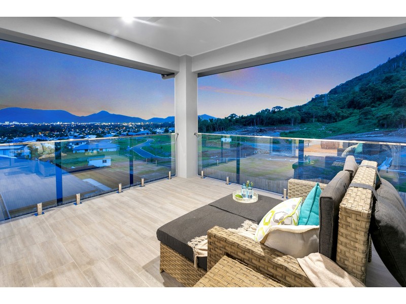 25 Luderick Street, Kanimbla QLD 4870