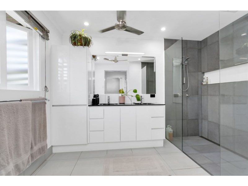 2 Vandeleur Street, Earlville QLD 4870