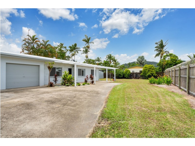 2/5 Ireland Crescent, Whitfield QLD 4870