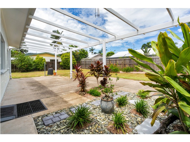 2/5 Ireland Crescent, Whitfield QLD 4870