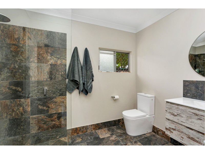 2/5 Ireland Crescent, Whitfield QLD 4870