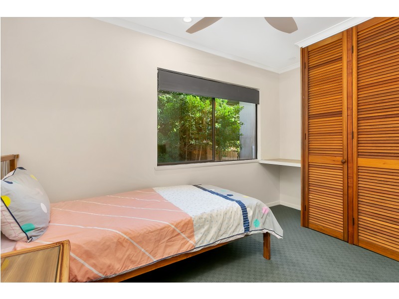 131-133 Mcmanus Street, Whitfield QLD 4870