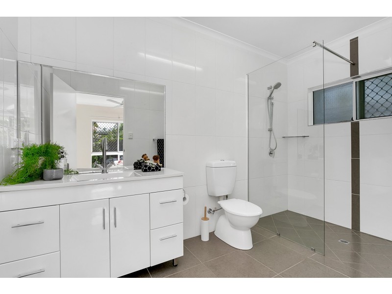 74B English Street, Manunda QLD 4870