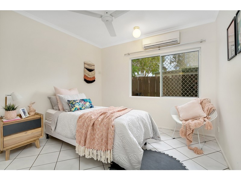 74B English Street, Manunda QLD 4870