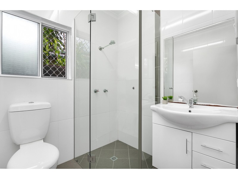 74B English Street, Manunda QLD 4870
