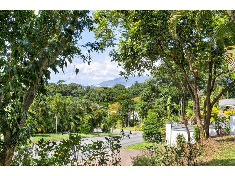 19-21 Falcon Street, Bayview Heights QLD 4868