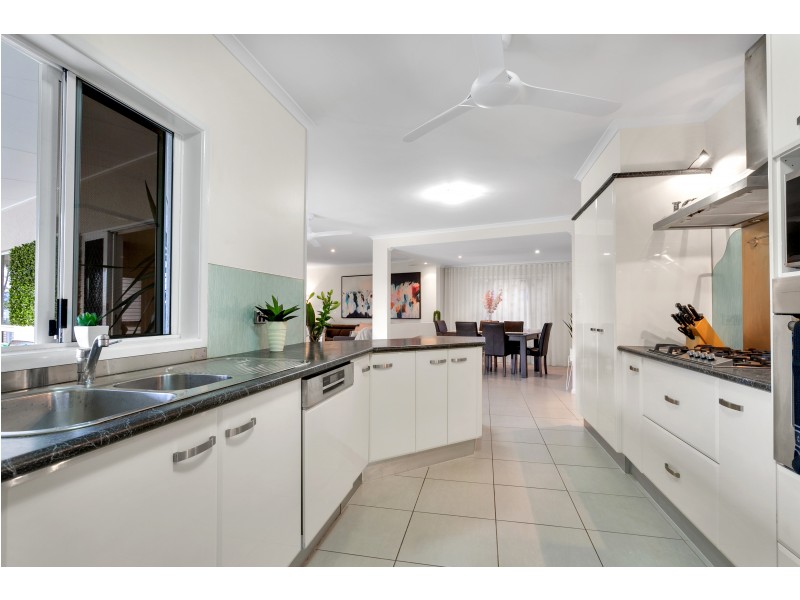 7 Dove Court, Bayview Heights QLD 4868